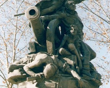 Héroes del Dos de Mayo. Jardines de Ferraz. Madrid