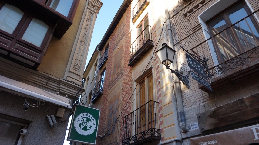 Restauración de fachada en calle Barrio Rey. Toledo